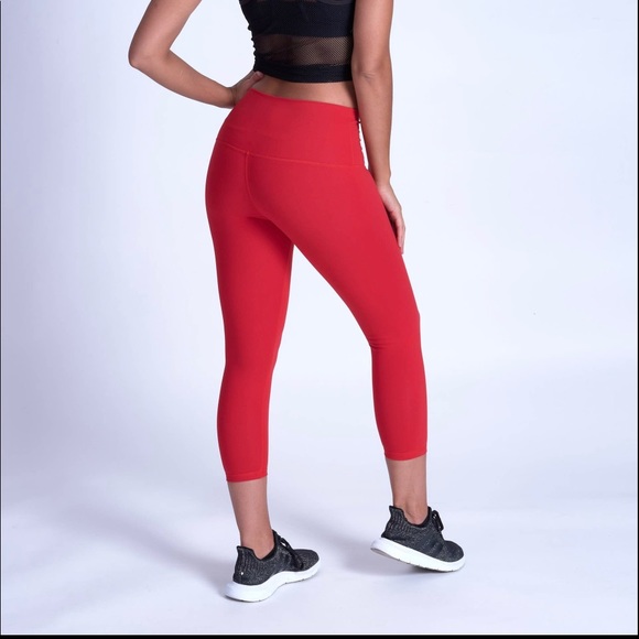Desert Red Set Tank top & capris - Picture 13 of 13